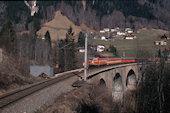 BB 1044 022 (13.03.1990, b. Dalaas, Hlltobel-Viadukt)