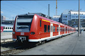 DB 425 051 (03.09.2003, München Hbf)