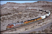 ATSF C44-9W  607:2 (22.12.2001, Kingman, AZ)