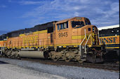 BNSF SD70MAC 9945 (12.08.2008, Galesburg, IL)