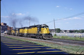 CNW SD40-2 6913 (05.06.1988, Chestnut Street, MN)