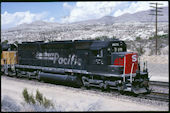 SP SD40M-2 8575 (12.09.1999, Victorville, CA)